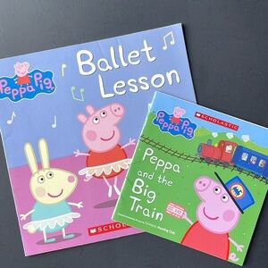 2 Peppa Pig paperback books